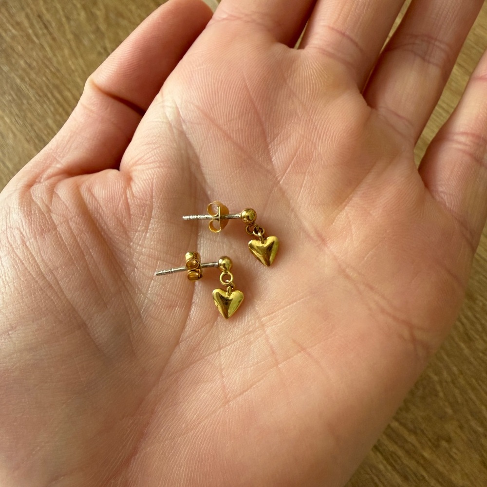 Madewell Heart Drop Earrings - Picture 2 of 2